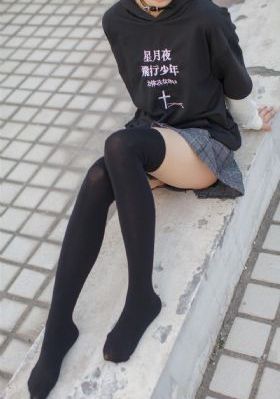 吻胸摸腿办公室长腿丝袜视频_不卡在线观看